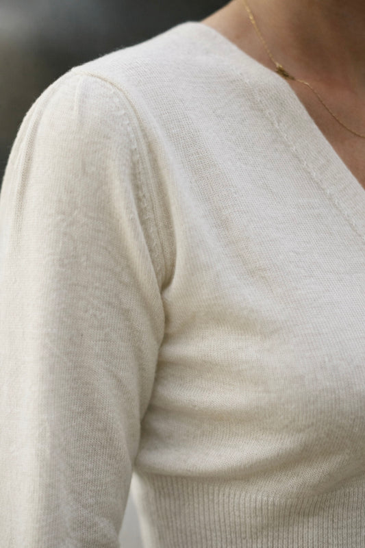 Chaleco Lana y Cashmere Aosta Crudo Detalle