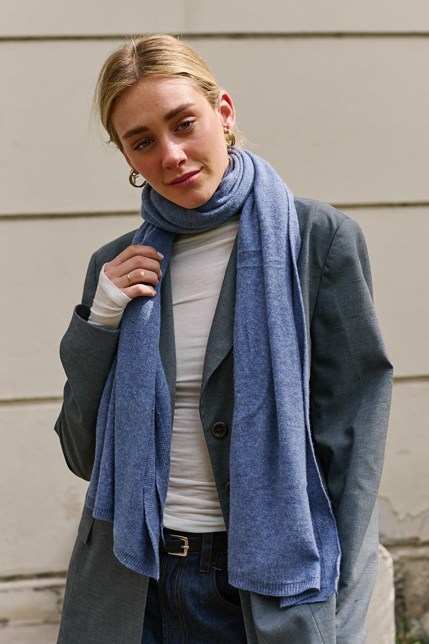 Bufanda Lana y Cashmere Bari Celeste Vista Frontal