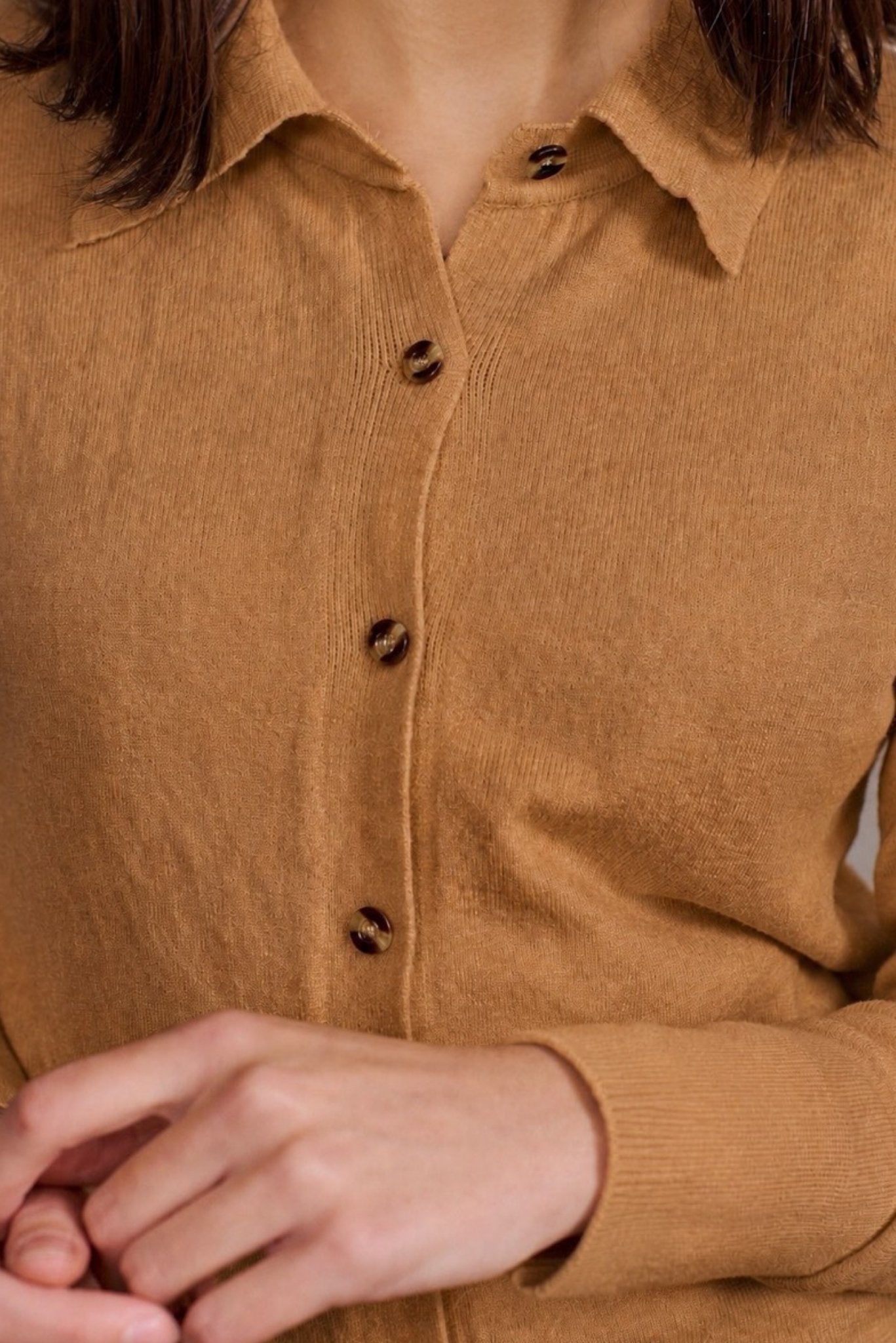 Chaleco Lana Sandra Camel Detalle
