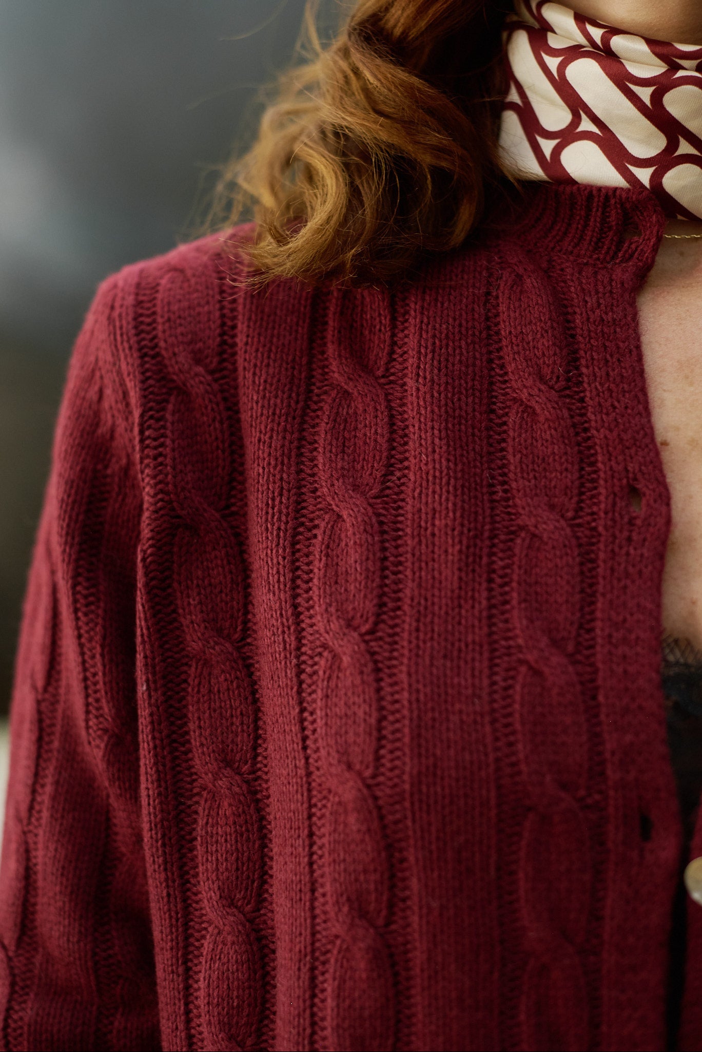 Chaleco Lana y Cashmere Chianti Burdeo Detalle