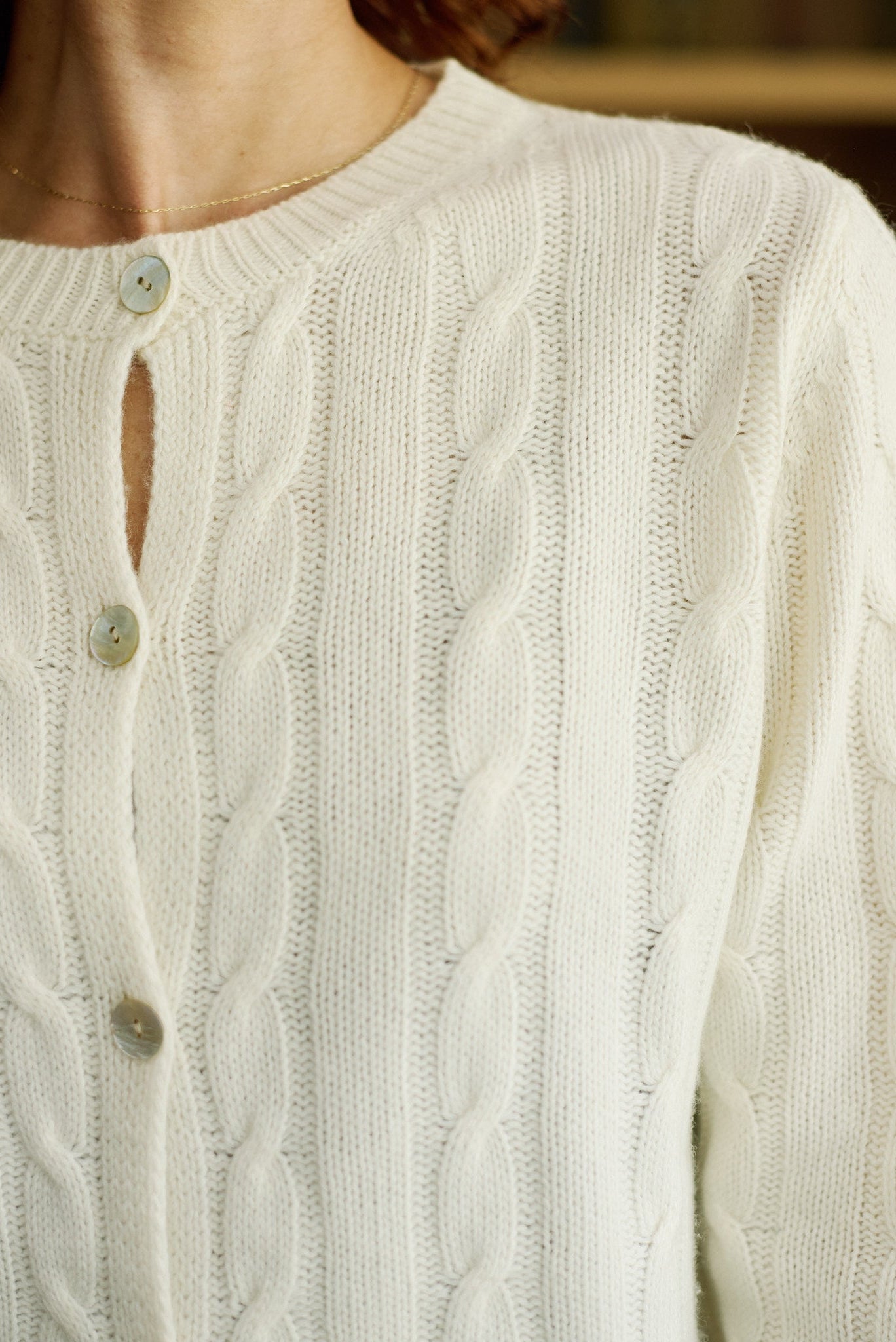 Chaleco Lana y Cashmere Chianti Crudo Detalle