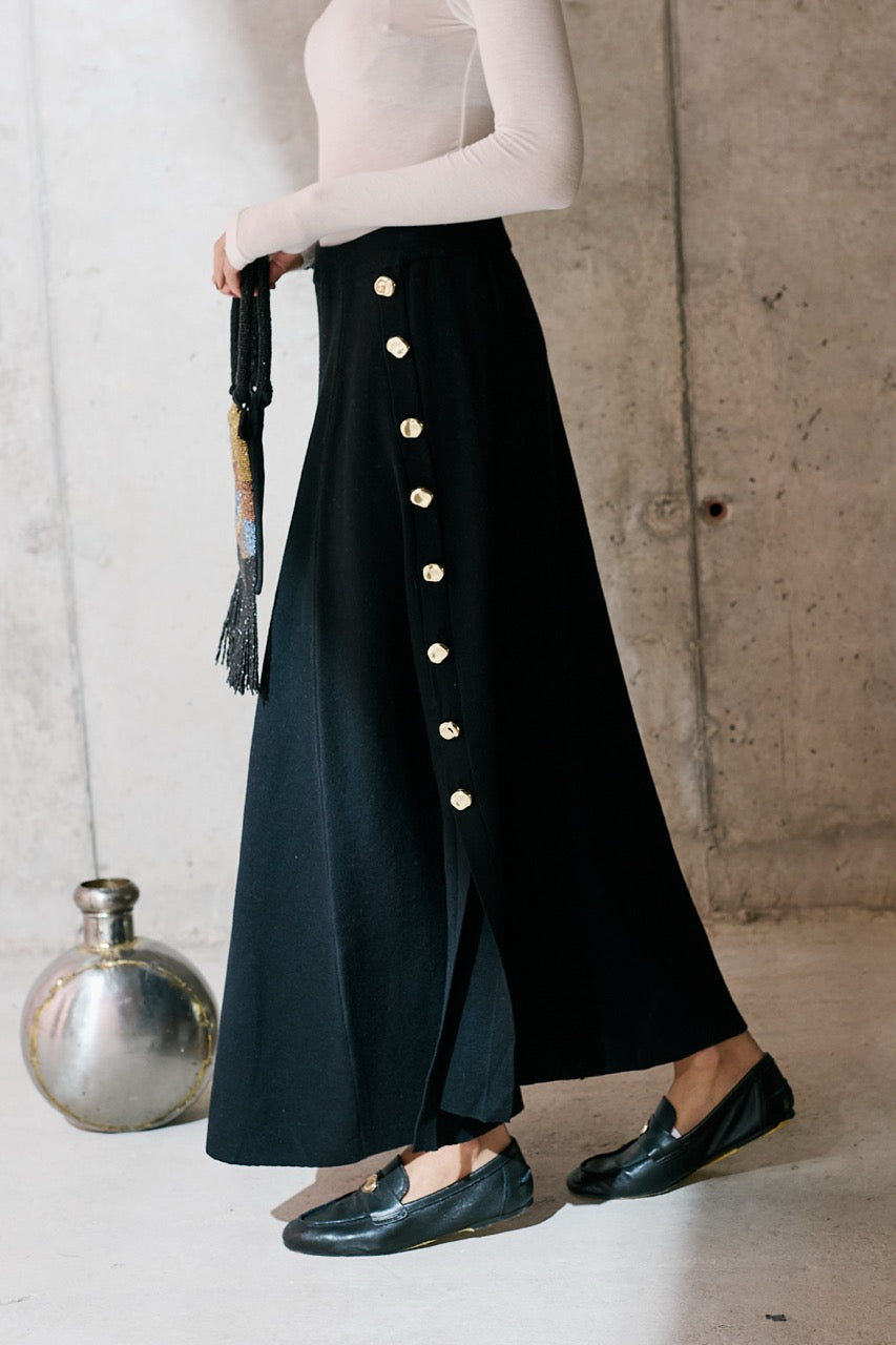 Falda Viscosa Sten Negro Vista Lateral