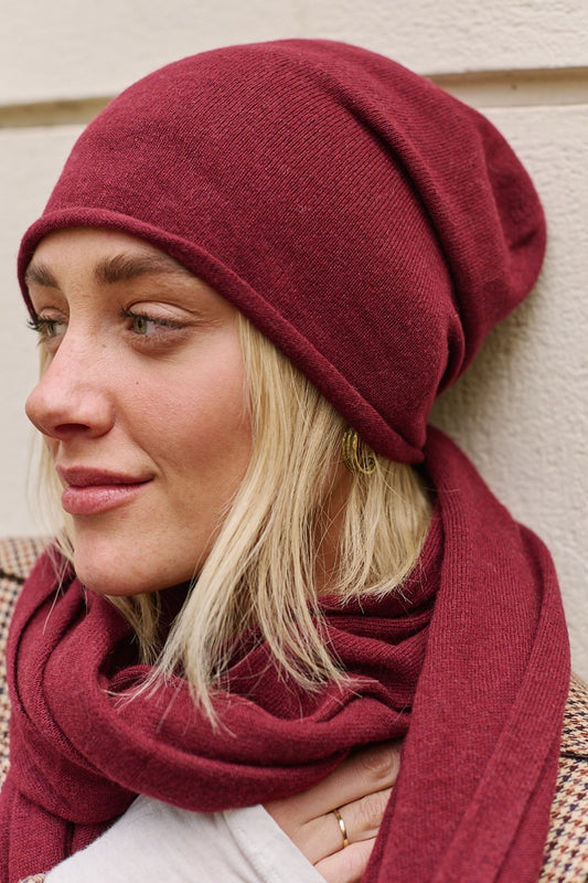 Gorro Lana y Cashmere Positano Burdeo Vista Lateral