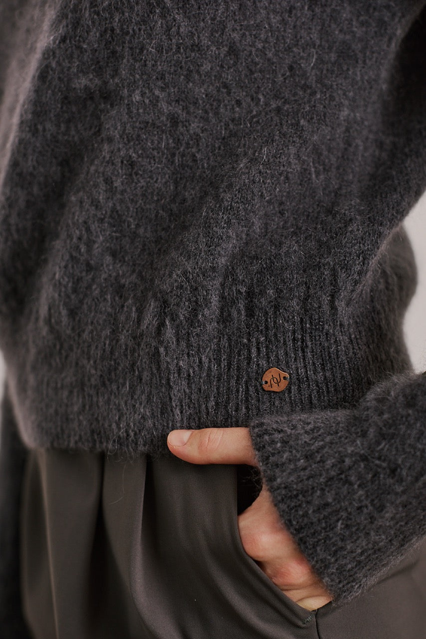 Sweater Mohair Monza Gris Detalle 2