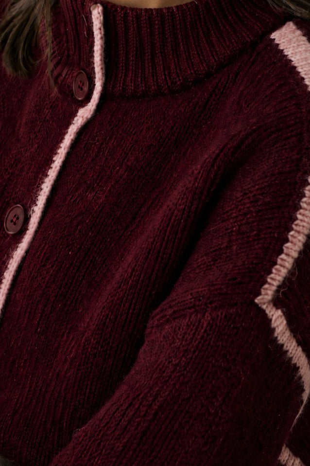 Outer Blend Lana Ferrara Burdeo Detalle