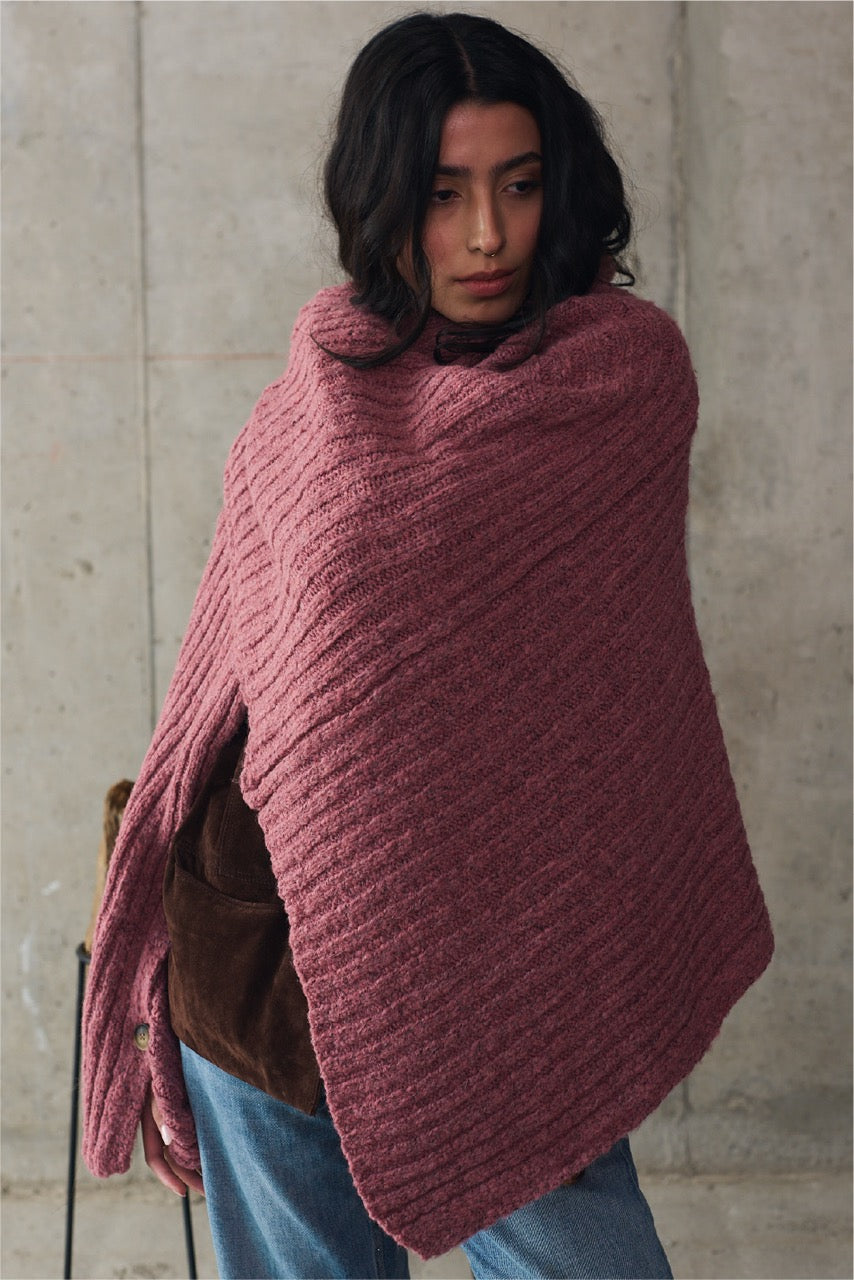 Poncho Blend Lana Erice Rosado Vista Frontal 3