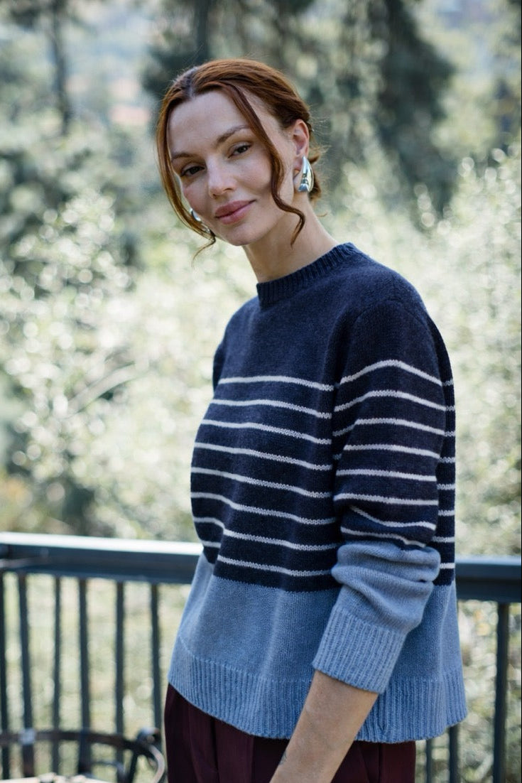 Sweater Lana y Cashmere Spoleto Azul Vista Lateral