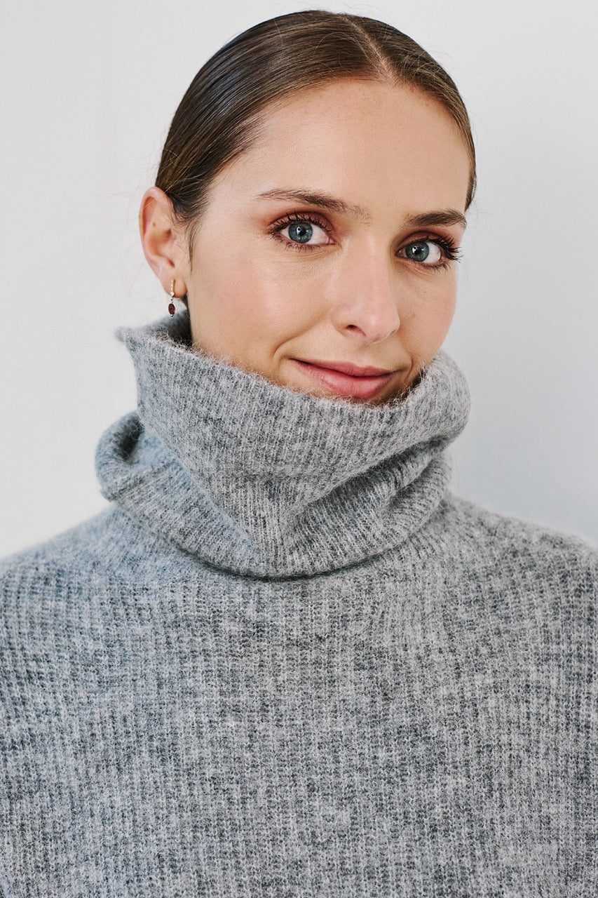 Sweater Blend Alpaca y Lana Andor Gris Detalle 2