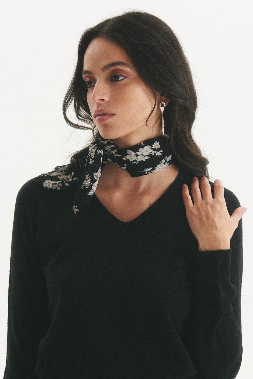Sweater Lana Grete Negro Detalle
