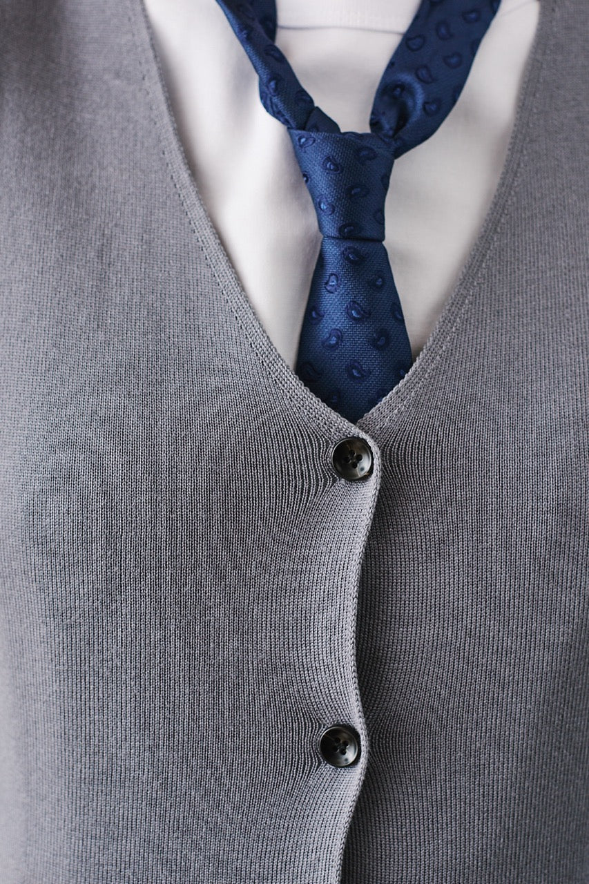 Vest Viscosa Algot Gris Detalle