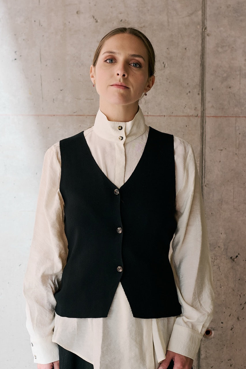 Vest Viscosa Algot Negro Frontal