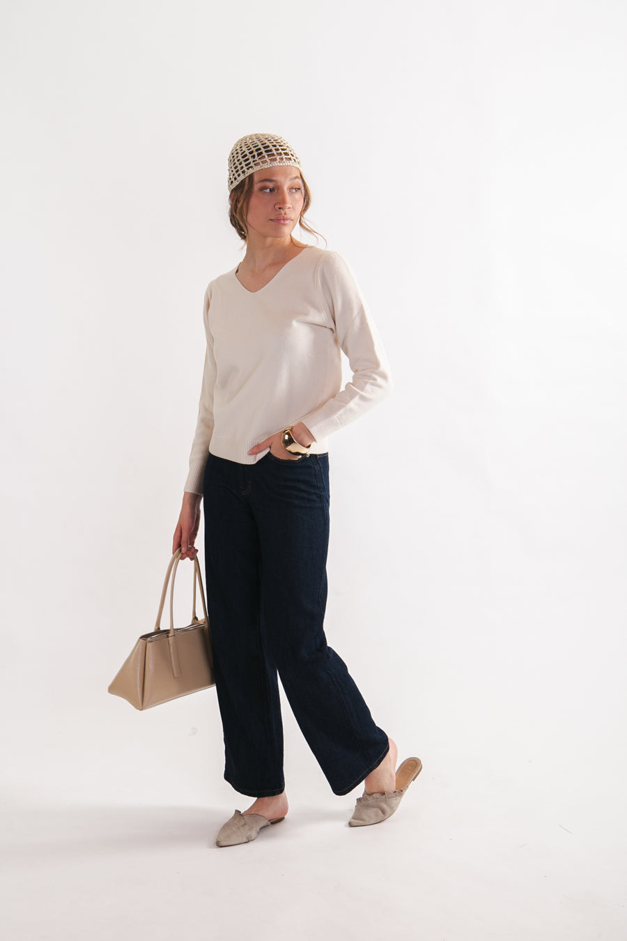 Sweater Essential en V Guadalupe Beige