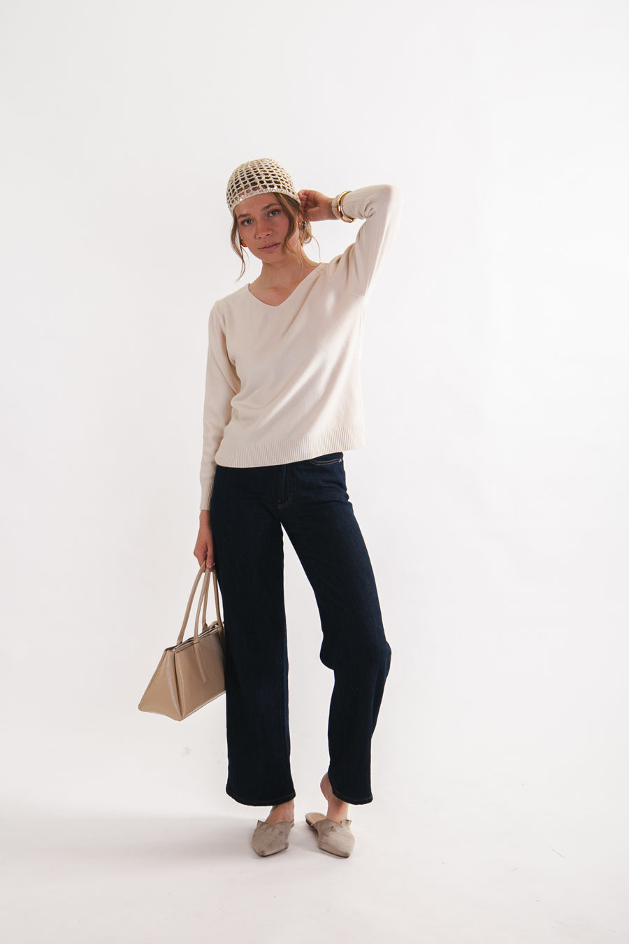 Sweater Essential en V Guadalupe Beige